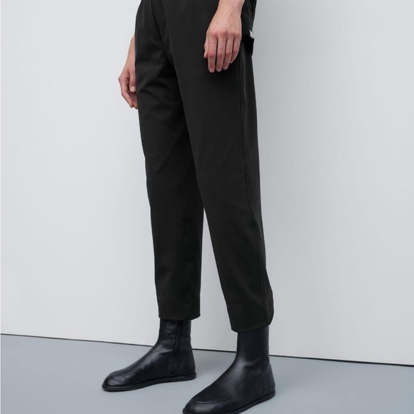 Lululemon Tapered Leg Mid Rise 7/8 Pant - Picture 3 of 3